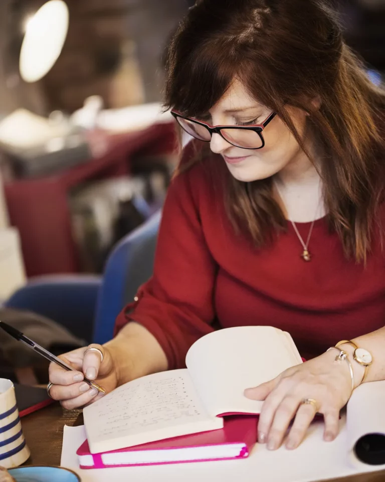 Jane Maxime autrice pour Éditions Etherias, maison d'édition Fantasy, Livres et Boxs