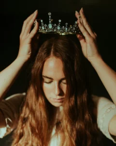 Épique, Sombre ou Romance, comment choisir ? Article, Éditions Etherias, maison d'édition Fantasy, univers et imaginaire